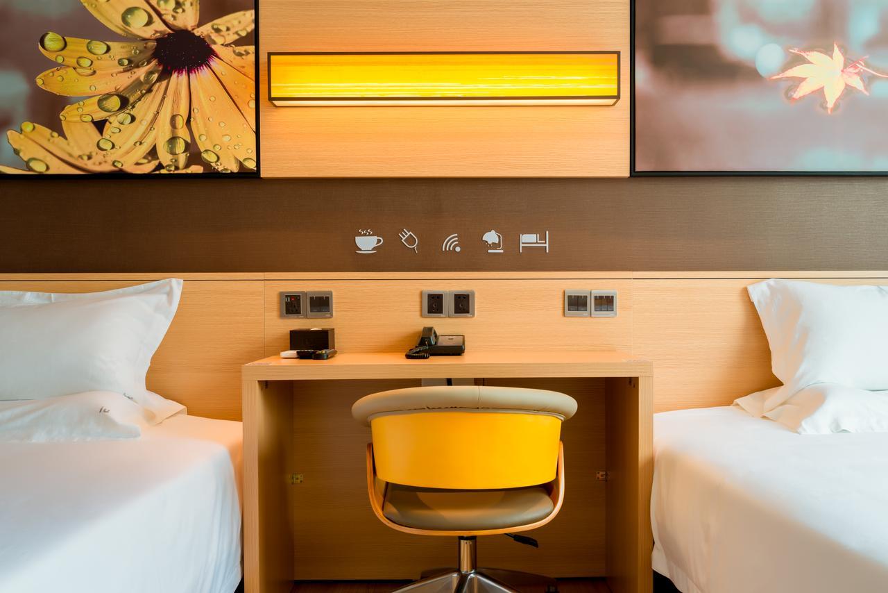 Iu Hotel Shenyang Railway Station Sk Transfer Center エクステリア 写真